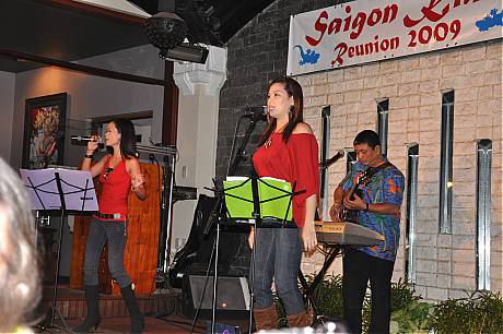 Band singing The Saigon Kids Anthem - March 11, 2009